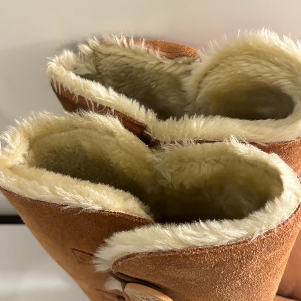 UGG Bailey Button Triplet II Boot. - Picture 8 of 13